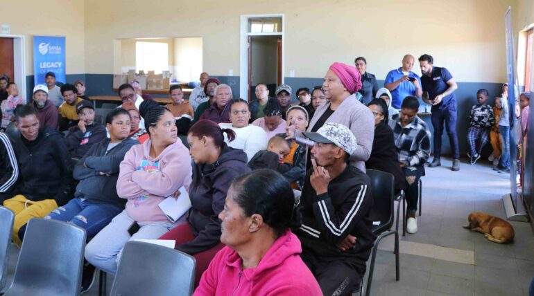 SANSA Engage with the Matjiesfontein local community about the progress of the deep space ground station project.